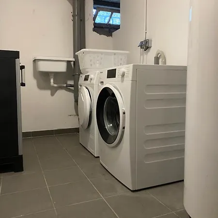 Urban Chic - Vacation & Business